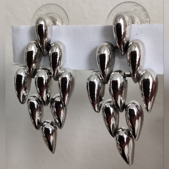 🇨🇦 Vintage Monet cascade chandelier earrings - Picture 4 of 14
